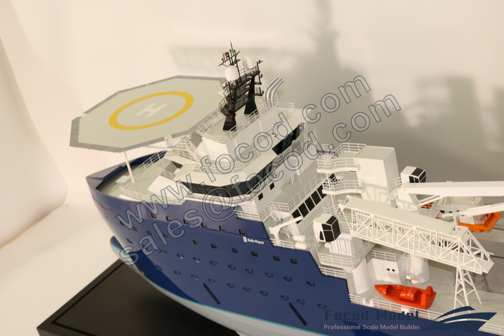 customized model of 82m windfarm support boat